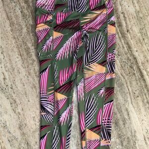 Pro Player Tropical Print Leggings Capri Workout Pants Green Pink Size M
